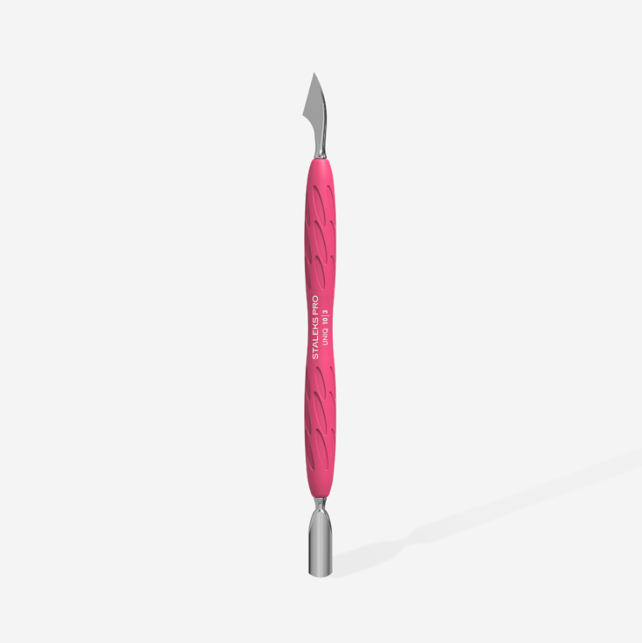 Manicure Pusher Gummy – UNIQ 10 TYPE 3 (Rounded Narrow Pusher + Cleaner / Hatchet) by Staleks