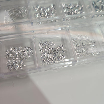 Manicrown Silver Christmas Nail Sequin Set — 12 Designs - Emoi Supply